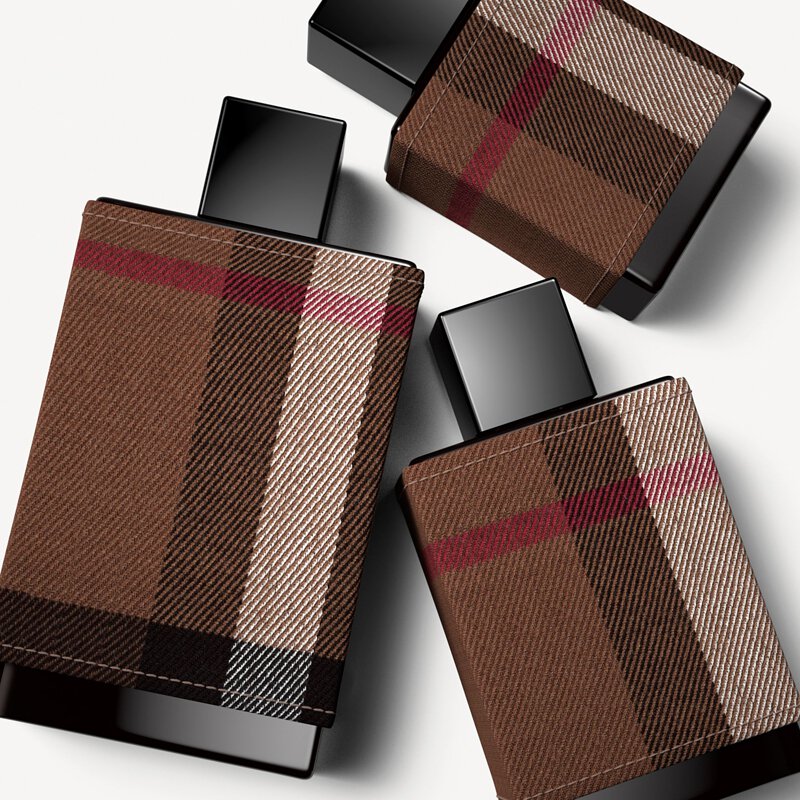 ♡ BURBERRY LONDON オールキルティングレザー エナメル コート ♡ BURBERRY LONDON オールキルティングレザー エナメル コート